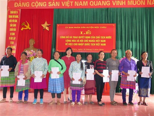 Gần 300 công dân Lào cư trú tại Sơn La sẽ được nhập quốc tịch Việt Nam